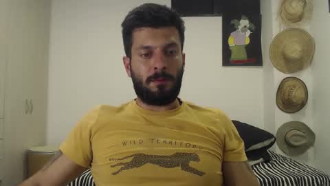 Snapshot of masterofinfatuation chatting on 03-05-25, 02:14   online show from 03-05-25, 02:14