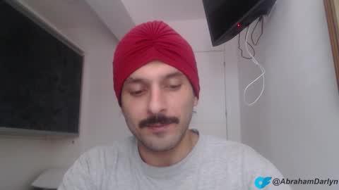 Snapshot of masterofinfatuation chatting on 10-19-25, 02:50   online show from 10-19-25, 02:50