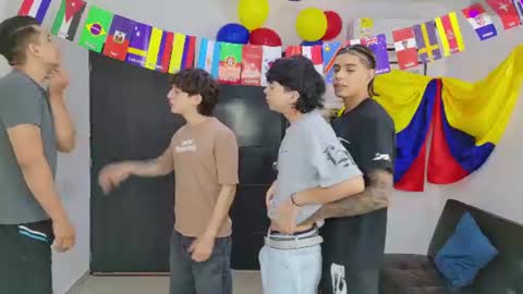 Team Cris Darwin- Fernando- Stiven- David online show from 07-08-26, 11:15