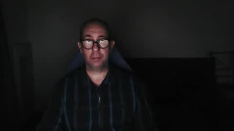 Snapshot of mat11efou chatting on 12-17-25, 07:20 mat11efou online show from 12-17-25, 07:20