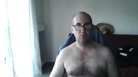 Snapshot of mat11efou chatting on 12-19-25, 08:43 mat11efou online show from 12-19-25, 08:43