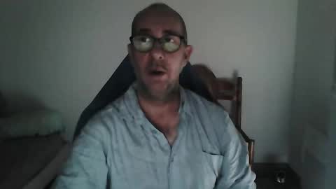 Snapshot of mat11efou chatting on 12-22-25, 02:47 mat11efou online show from 12-22-25, 02:47