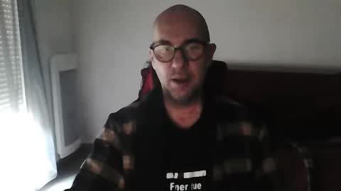 Snapshot of mat11efou chatting on 01-06-26, 10:08 mat11efou online show from 01-06-26, 10:08