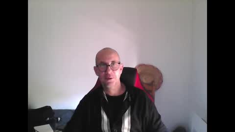 Snapshot of mat11efou chatting on 04-04-26, 12:02 mat11efou online show from 04-04-26, 12:02