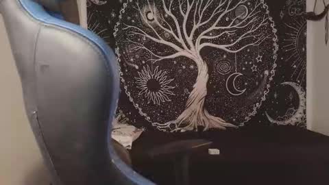 Mateo online show from 10-19-25, 05:46