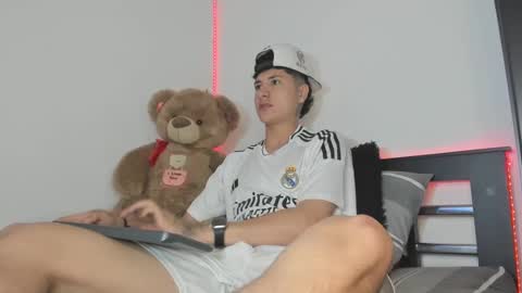 mateo_escobar online show from 11-03-25, 05:03