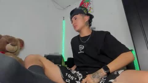 mateo_escobar online show from 12-02-25, 08:59