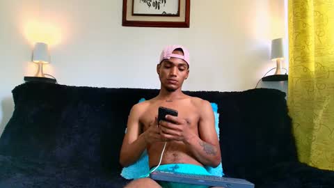 Snapshot of mateo_nick chatting on 12-24-24, 07:00 Mateo and Noah online show from 12-24-24, 07:00