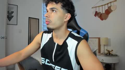 Snapshot of mateoleone chatting on 03-01-25, 07:15 Matt online show from 03-01-25, 07:15