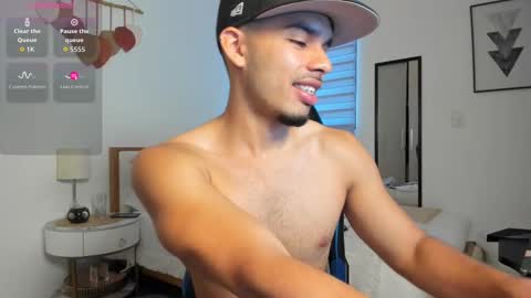 Snapshot of mateoleone chatting on 10-02-25, 04:03 Matt online show from 10-02-25, 04:03