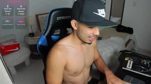 Snapshot of mateoleone chatting on 10-11-25, 08:18 Matt online show from 10-11-25, 08:18