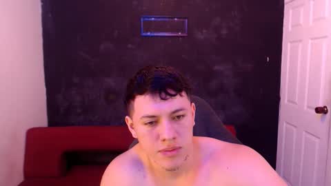 Snapshot of mateosexyhot22 chatting on 06-03-26, 01:25 Mateo online show from 06-03-26, 01:25