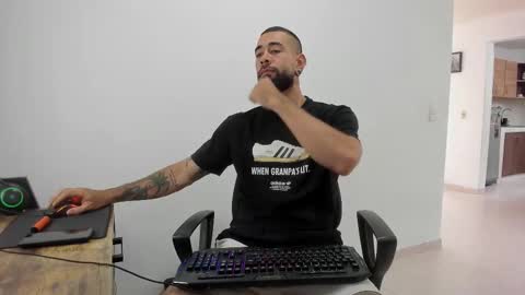 Matheus     online show from 11-28-25, 04:31