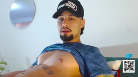 Snapshot of mathew444 chatting on 12-14-25, 03:06 STRURIBE ON INSTAGRAM online show from 12-14-25, 03:06