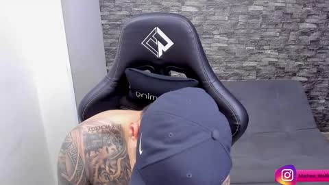 Mathew Independent model online show from 11-25-25, 07:47