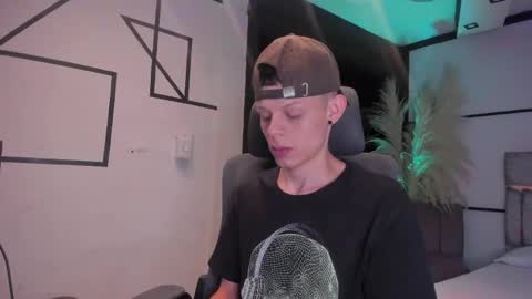 Snapshot of mathewsanz_ chatting on 04-02-26, 12:36 MathewSanz online show from 04-02-26, 12:36