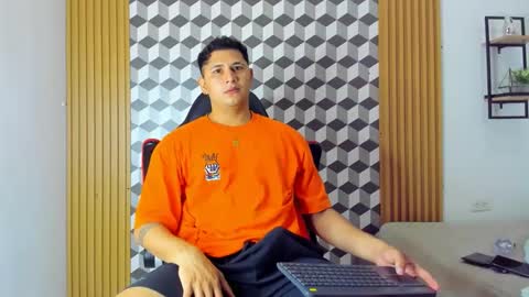 Snapshot of mathias_cocks chatting on 01-05-25, 08:00 mathias cocks online show from 01-05-25, 08:00