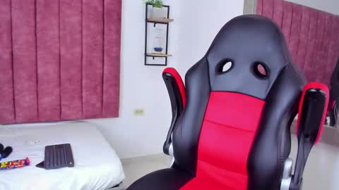 Snapshot of mathias_cocks chatting on 01-17-25, 12:31 mathias cocks online show from 01-17-25, 12:31