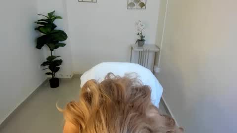 Mathilde  online show from 11-30-25, 03:43