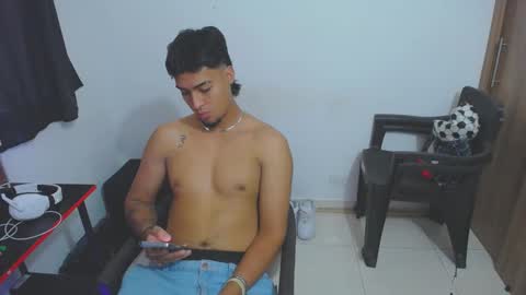 Snapshot of matias_bianco01 chatting on 03-10-25, 04:14 matias online show from 03-10-25, 04:14