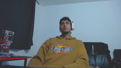 Snapshot of matias_bianco01 chatting on 03-11-25, 06:00 matias online show from 03-11-25, 06:00