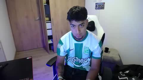 Snapshot of matias_bianco01 chatting on 09-14-25, 03:16 matias online show from 09-14-25, 03:16