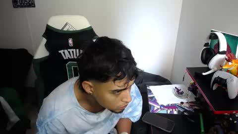 Snapshot of matias_bianco01 chatting on 09-30-25, 06:57 matias online show from 09-30-25, 06:57