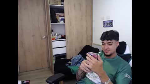 Snapshot of matias_bianco01 chatting on 10-30-25, 08:09 matias online show from 10-30-25, 08:09