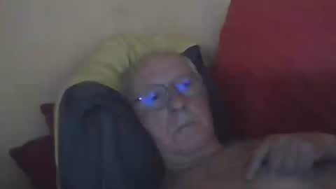 Snapshot of matricule4246 chatting on 07-12-26, 12:18 joyaam79 online show from 07-12-26, 12:18