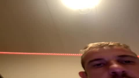 Snapshot of matshot25 chatting on 07-12-26, 10:17 matshot25 online show from 07-12-26, 10:17