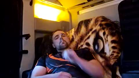 Snapshot of matt2202 chatting on 10-16-25, 03:35 matt2202 online show from 10-16-25, 03:35