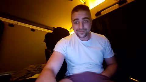 Snapshot of matt2202 chatting on 12-17-25, 07:09 matt2202 online show from 12-17-25, 07:09