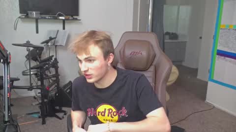 Snapshot of mattcashxxx chatting on 01-13-25, 02:07 Matt Cash online show from 01-13-25, 02:07