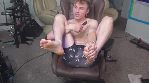 Snapshot of mattcashxxx chatting on 03-09-25, 02:07 Matt Cash online show from 03-09-25, 02:07