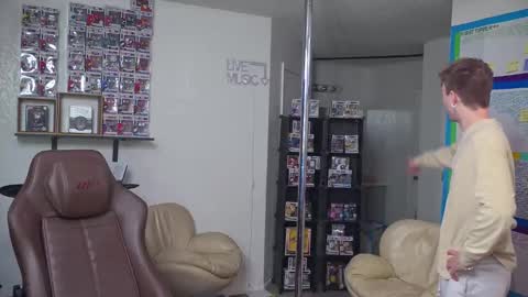 Snapshot of mattcashxxx chatting on 03-10-25, 01:12 Matt Cash online show from 03-10-25, 01:12