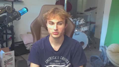 Snapshot of mattcashxxx chatting on 09-11-25, 01:17 Matt Cash online show from 09-11-25, 01:17