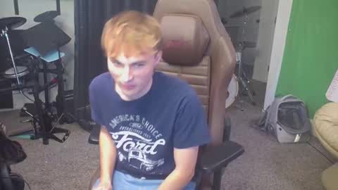 Snapshot of mattcashxxx chatting on 09-21-25, 01:18 Matt Cash online show from 09-21-25, 01:18