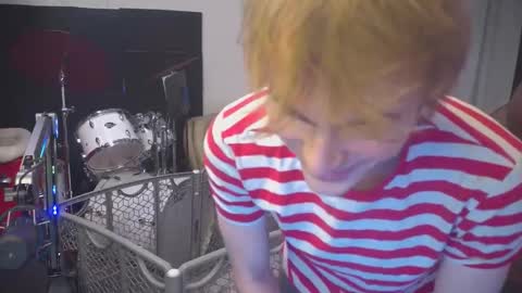 Snapshot of mattcashxxx chatting on 11-25-25, 02:11 Matt Cash online show from 11-25-25, 02:11