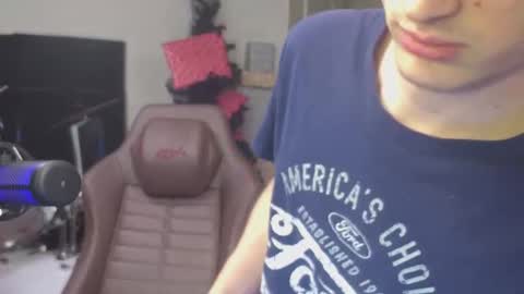 Snapshot of mattcashxxx chatting on 12-18-25, 02:17 Matt Cash online show from 12-18-25, 02:17