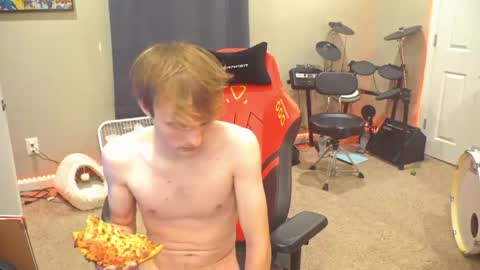 Snapshot of mattcashxxx chatting on 05-27-26, 01:57 Matt Cash online show from 05-27-26, 01:57