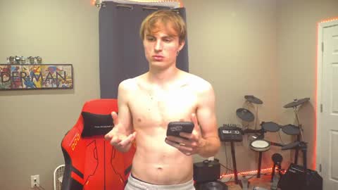Snapshot of mattcashxxx chatting on 06-06-26, 01:11 Matt Cash online show from 06-06-26, 01:11