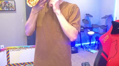 Snapshot of mattcashxxx chatting on 06-08-26, 01:09 Matt Cash online show from 06-08-26, 01:09
