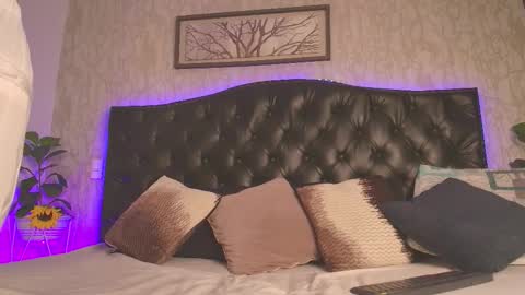 Snapshot of mattdevon chatting on 01-09-26, 09:05 Matt online show from 01-09-26, 09:05