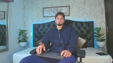 Snapshot of mattdevon chatting on 02-11-26, 03:33 Matt online show from 02-11-26, 03:33