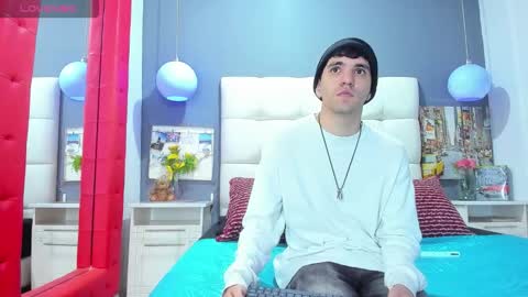 Snapshot of matteo12_ chatting on 11-02-25, 02:36 ---Matteo--- online show from 11-02-25, 02:36