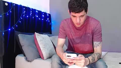 Snapshot of matteo12_ chatting on 12-16-25, 04:50 ---Matteo--- online show from 12-16-25, 04:50