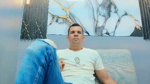 Snapshot of matthew_white2 chatting on 06-12-26, 07:24 Matthew online show from 06-12-26, 07:24