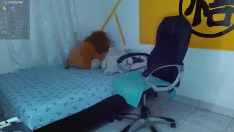 Snapshot of matthewboy_ chatting on 02-15-25, 02:33 MatthewBoy online show from 02-15-25, 02:33