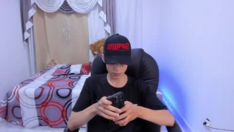 Snapshot of matthewboy_ chatting on 05-06-26, 03:46 MatthewBoy online show from 05-06-26, 03:46
