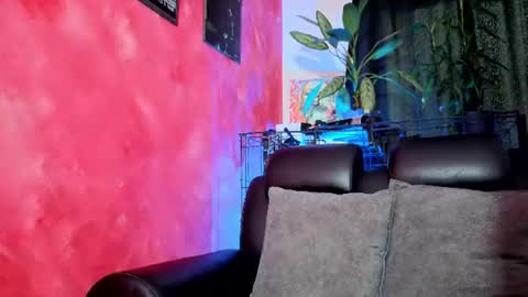 Snapshot of matthewfoxxx chatting on 07-04-26, 08:59 MATTHEW online show from 07-04-26, 08:59